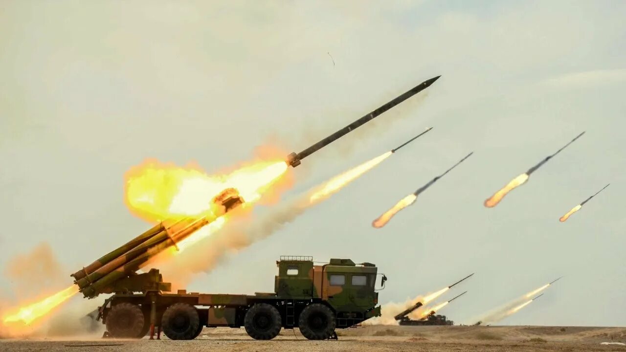 Реактивные установки залпового огня. Phl-03 реактивная система залпового огня. система залпового огня рсзо. 122-мм рсзо бм-11. thunderbolt-2000 реактивная система залпового огня.