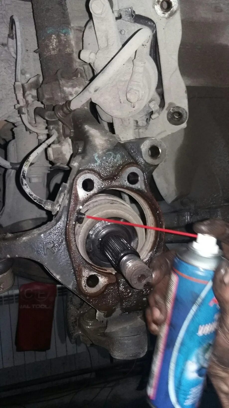 Замена переднего ступичного подшипника Avensis T27 - Toyota Avensis III, 1,8 л, 