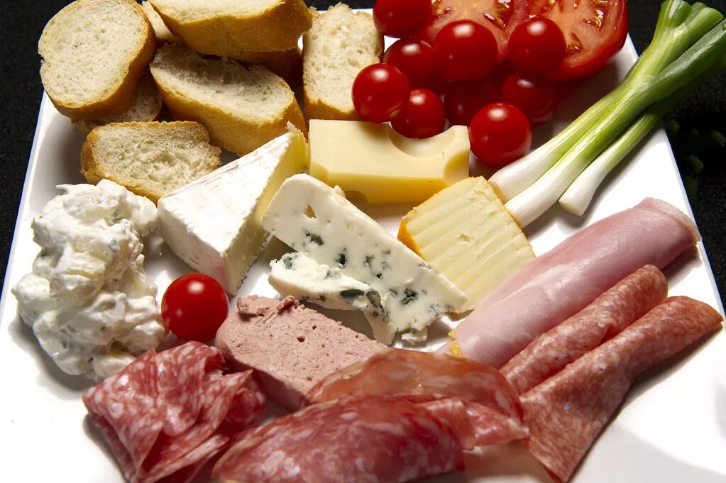 Сыр мясо что это. Мясо и сыр. мясо сочетание с продуктами. мясные сочетания. мясо или сыр.