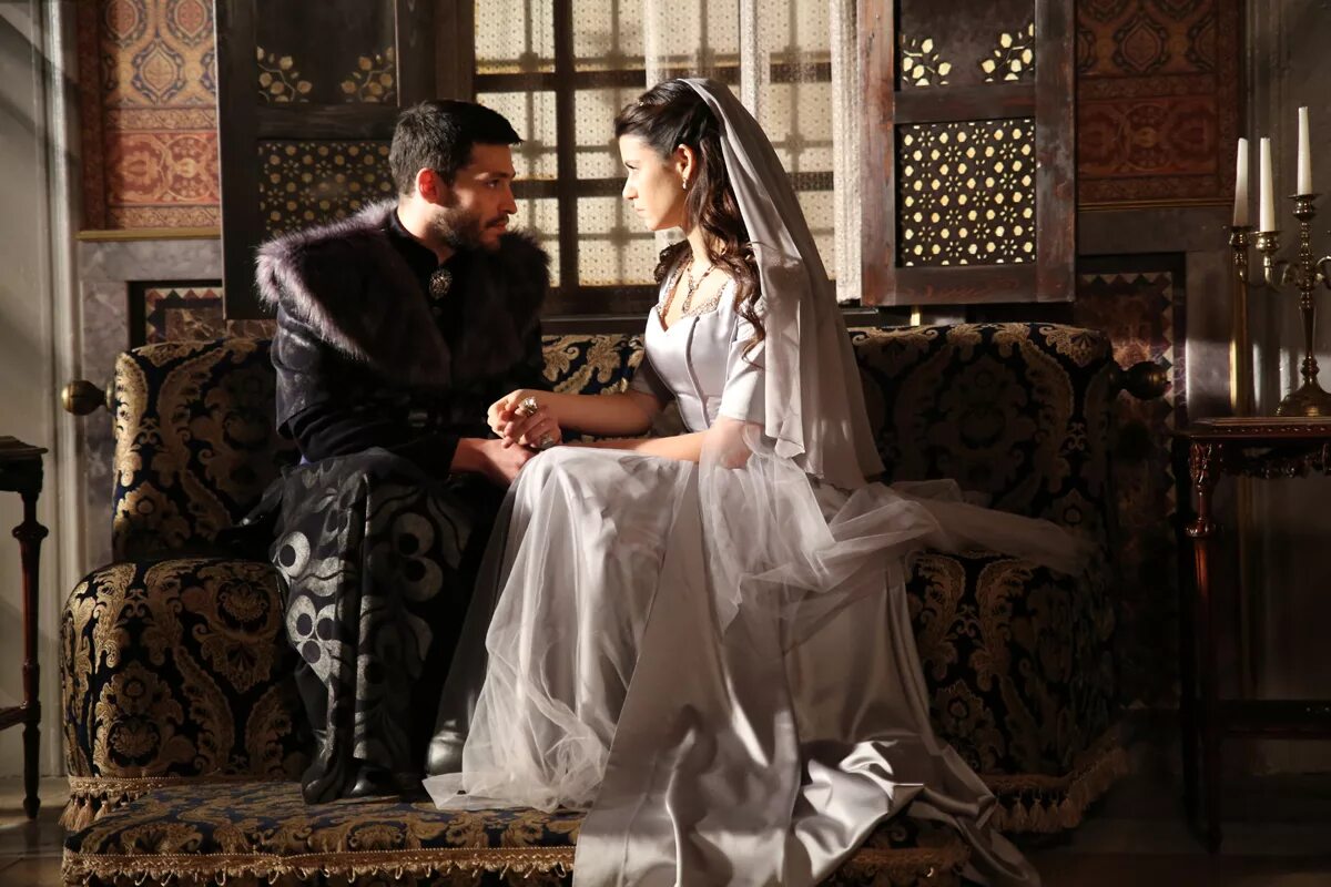 читать я стала любимой кошкой султана. великолепный век империя кёсем анастасия и ахмед. кёсем султан ахмед сериал. турхан султан реальный портрет. сафие султан и кёсем.