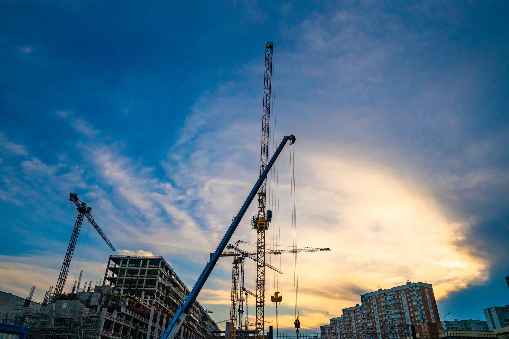 Новостройка строится. Дом-пуля иваново. Строительство моста филевская пойма. Дом горсовета в мотовилихе. Строительство 102.