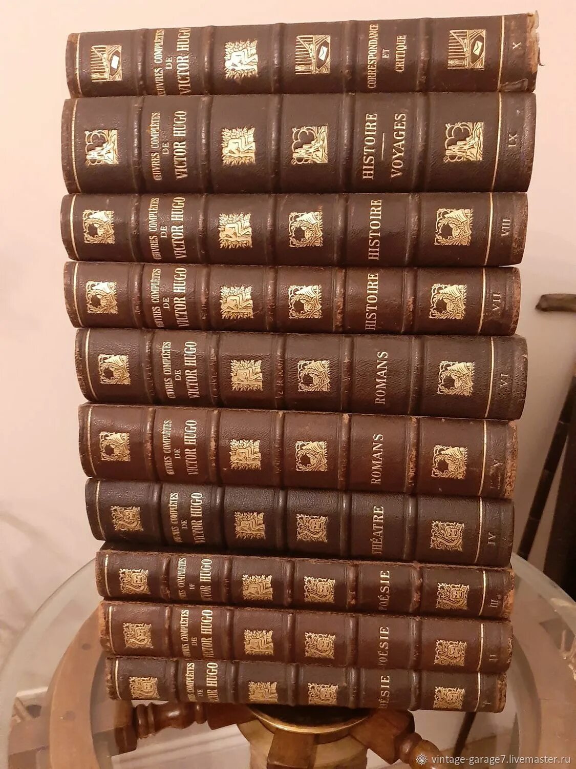 Собрание книг это. Гюго собрание сочинений 1953. собрания книг гюго старые. самое большое собрание книг 1990.