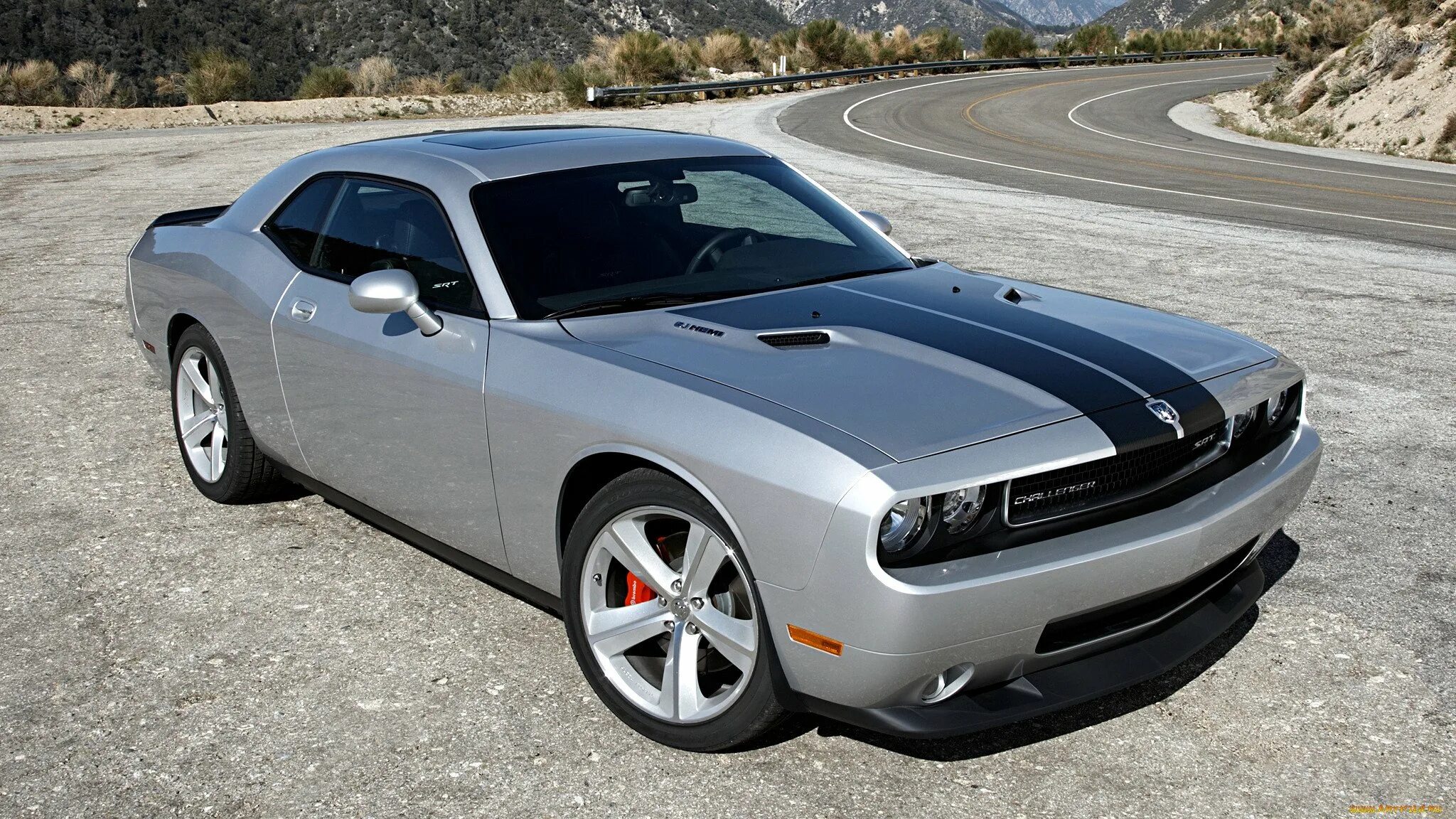 Додж Челленджер. Dodge Challenger srt 2008. Dodge Challenger srt8 2008. Машина Додж Challenger.