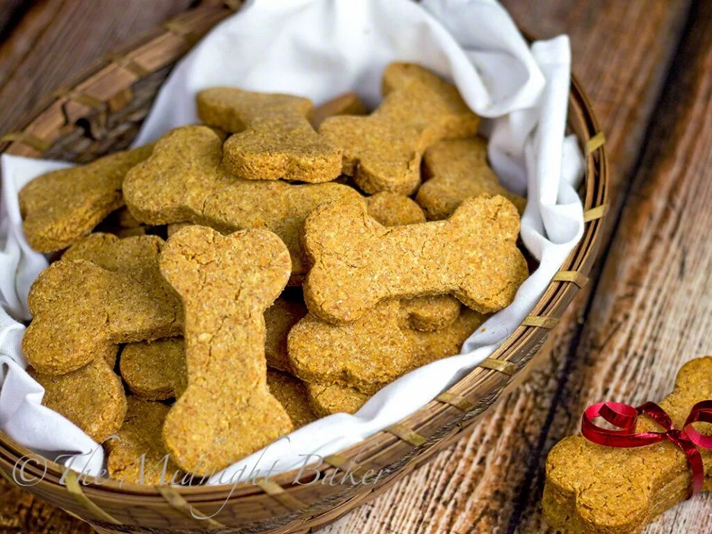 Печенье для печени. Печенье натуральное. Международный день печенья для собак. Печенье для собак. Бисквитное печенье с собаками.