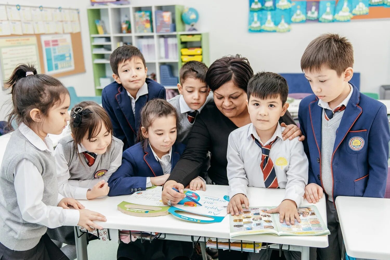 Начальная школа в Узбекистане. Частные школы в Узбекистане. Дети в школе Узбекистан. It школы в Узбекистане. Деятельность частной школы