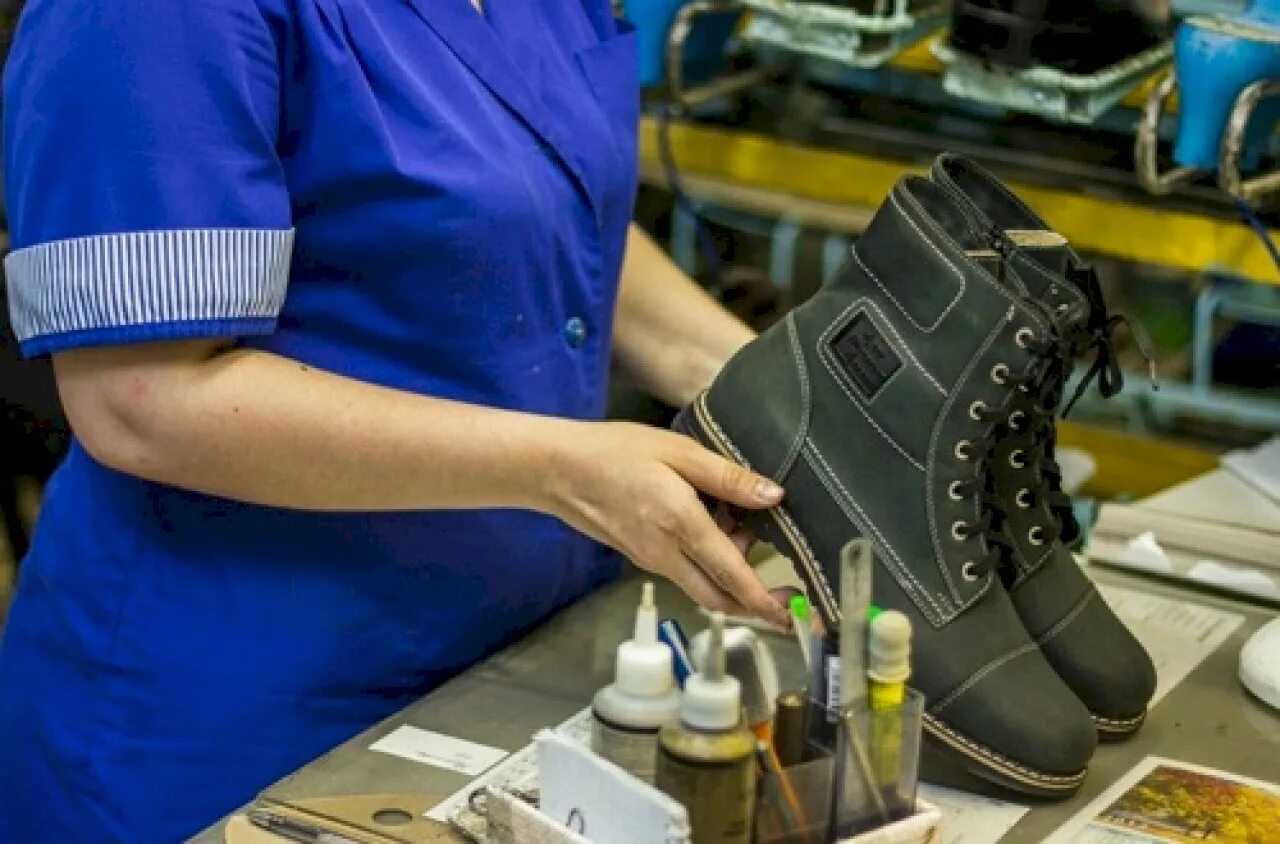 обувь какая промышленность. обувная фабрика златоуст. кожевенно обувная промышленность производители. обувная фабрика машук. обувь какая промышленность.