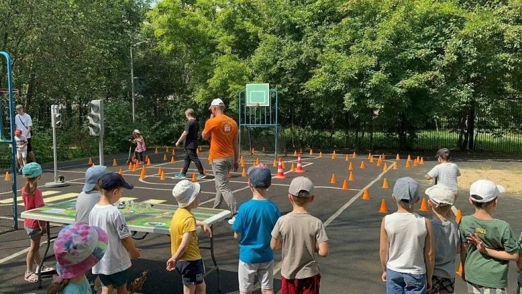 Игровая программа дорожное движение. Игровая программа дорожная азбука. безопасность на дороге. игровая программа дорожная азбука поокультура. пдд фото.