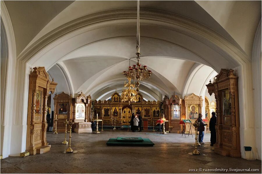 Монастырь внутри фото. Валаамский Спа́со-Преображе́нский монастырь. Нижний храм Валаамского монастыря.