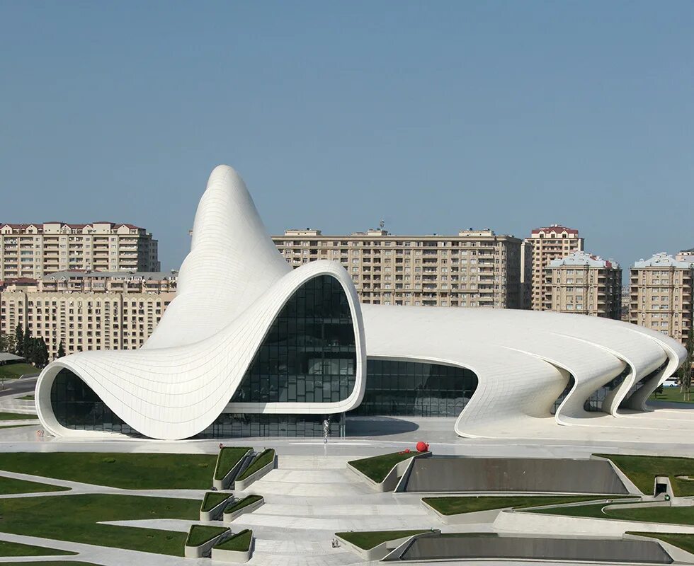 F1 baku. Азербайджан баку flame towers. Баку башни пламени. The crescent city баку. Сколько лет баку в 2020.
