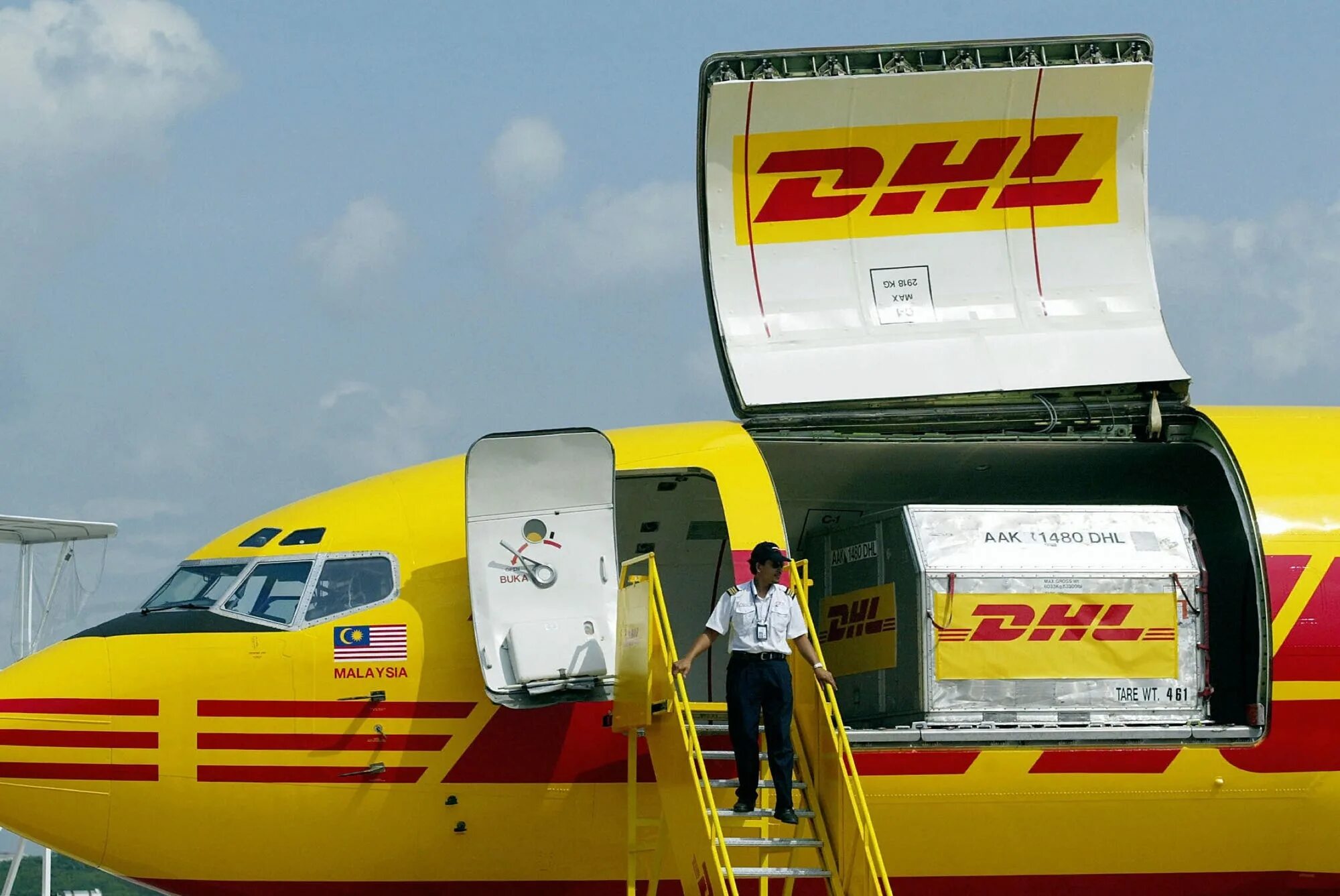 DHL грузовой самолет. DHL карго. DHL Boeing. Boeing 747 DHL. Helion dhl 6