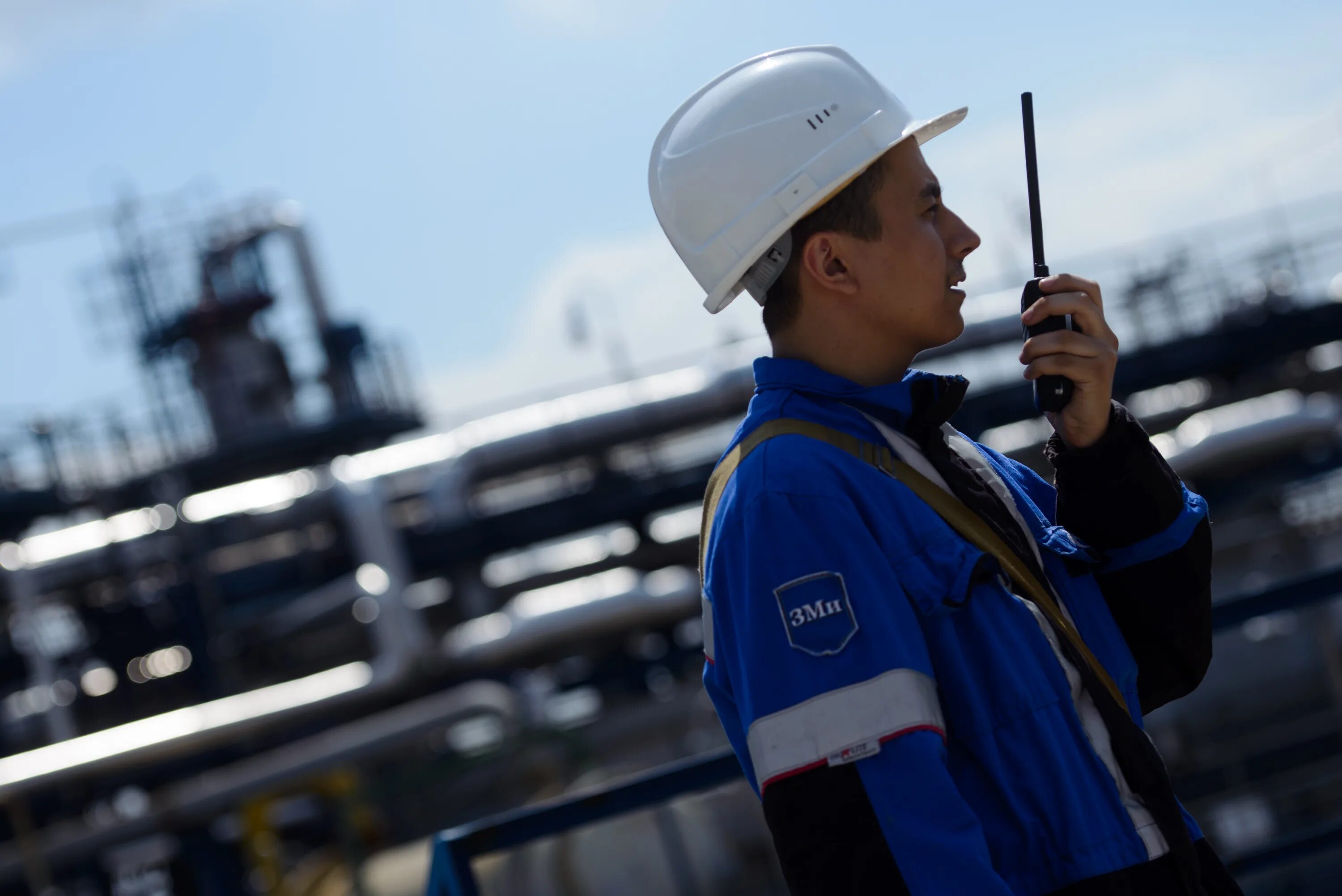 Оператор нефтянка. Оператор нефтепереработки. работники нпз. сотрудники нпз. инженер нпз.