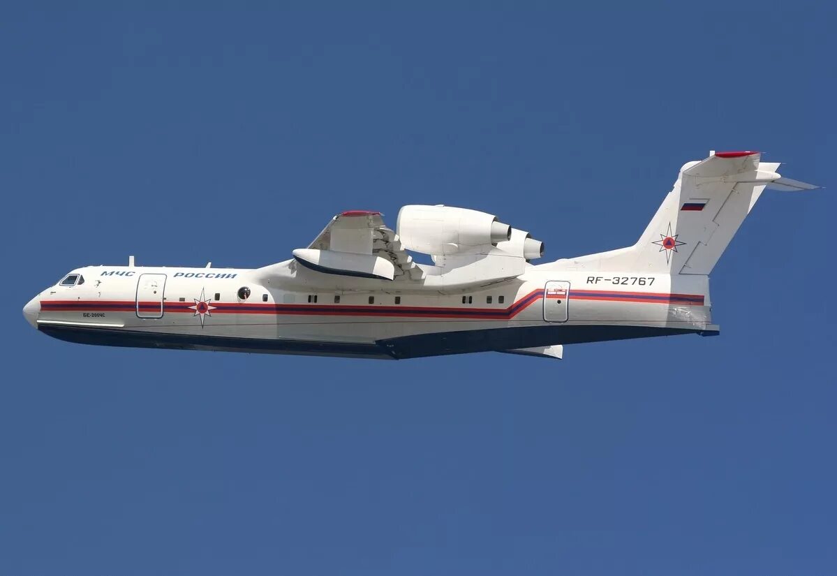 Б 200 самолет. Самолёт-амфибия бе-200чс. Бе-200 гидросамолёт. Самолет амфибия бе 200 МЧС. Бе-200чс.