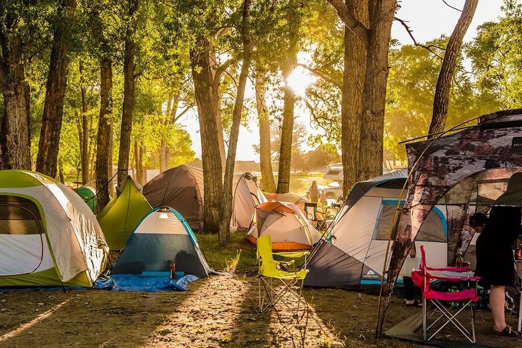 Кемпинг. Молодежный кемпинг. Кемпинг тур. Зона кемпинга. Camping se