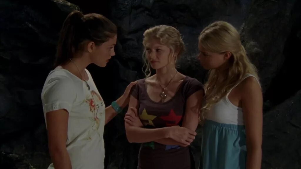 Аш 2 плюс 2. Клео h20. Аш 2 плюс 2. Аш 2 плюс 2. Кариба хейн 2006.