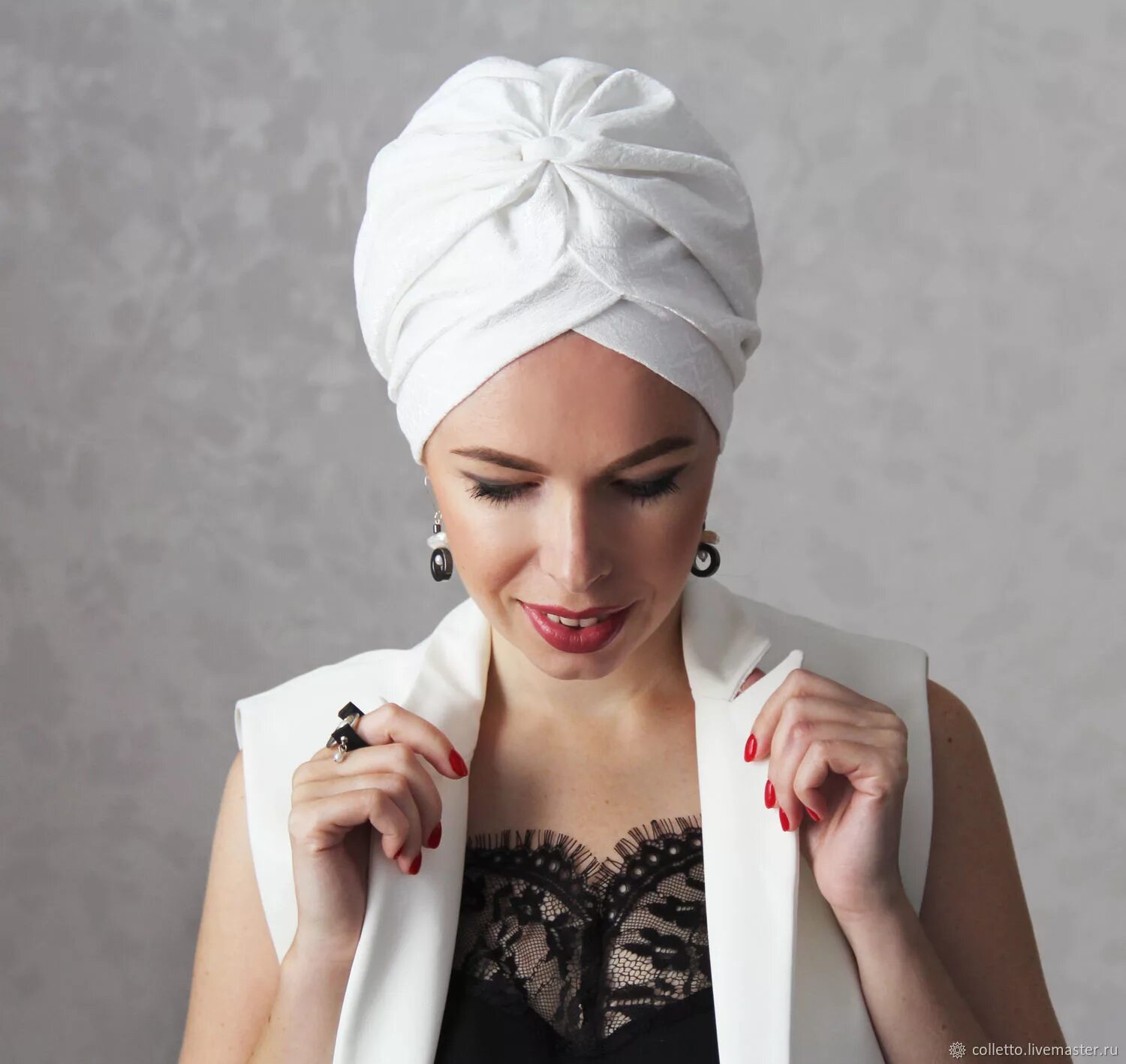 тюрбан на голове женщины. тюрбан женский восточный. тюрбан на голове женщины. тюрбан альманси суденин. чалма "афина".