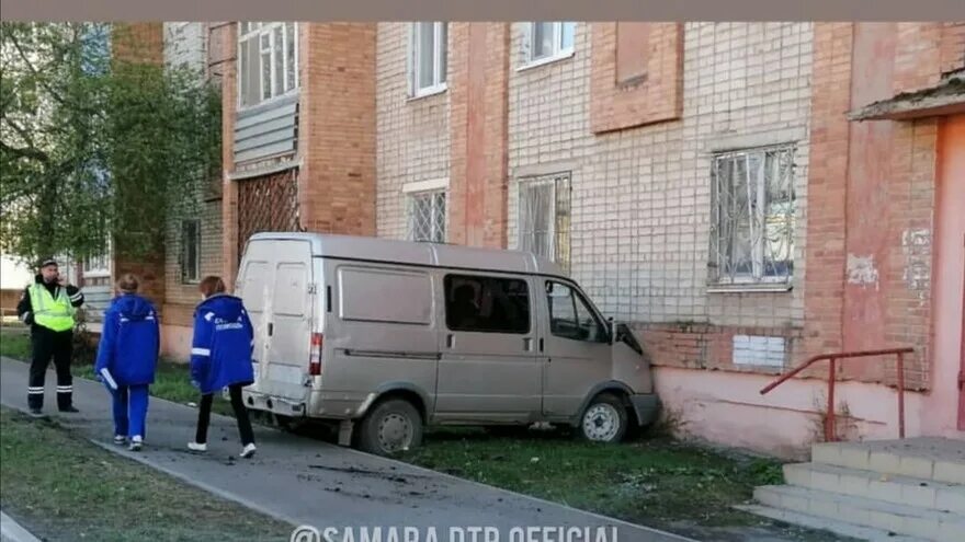 Происшествия в чапаевске сегодня. Скорая чапаевск. дтп самара чапаевск сегодня последние свежие события. прощальный дом в чапаевске. самарская область город чапаевск дтп.