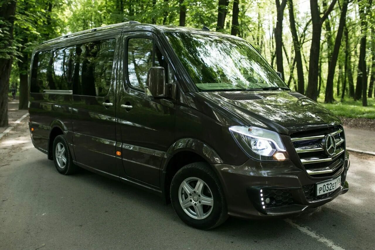 Мерседес спринтер пассажирский 8+1. 8 местный автобус. Mercedes-benz sprinter (9 мест). Мерседес спринтер 8 мест. Ford transit пассажирский 2010.
