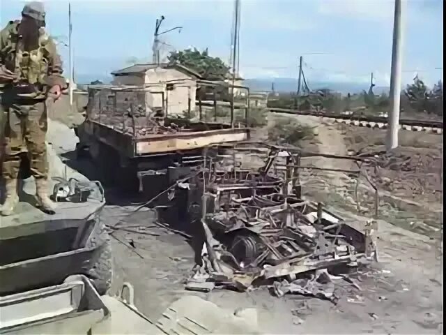 Горящий грузия. А320 танк Грузия. Танк грузинов горит.