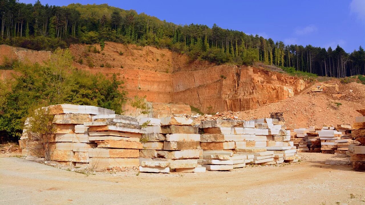 Где купить карьерный камень. Каменный карьер Марий Эл. Луньевский каменный карьер. Текели каменный карьер. Клесов, каменный карьер.