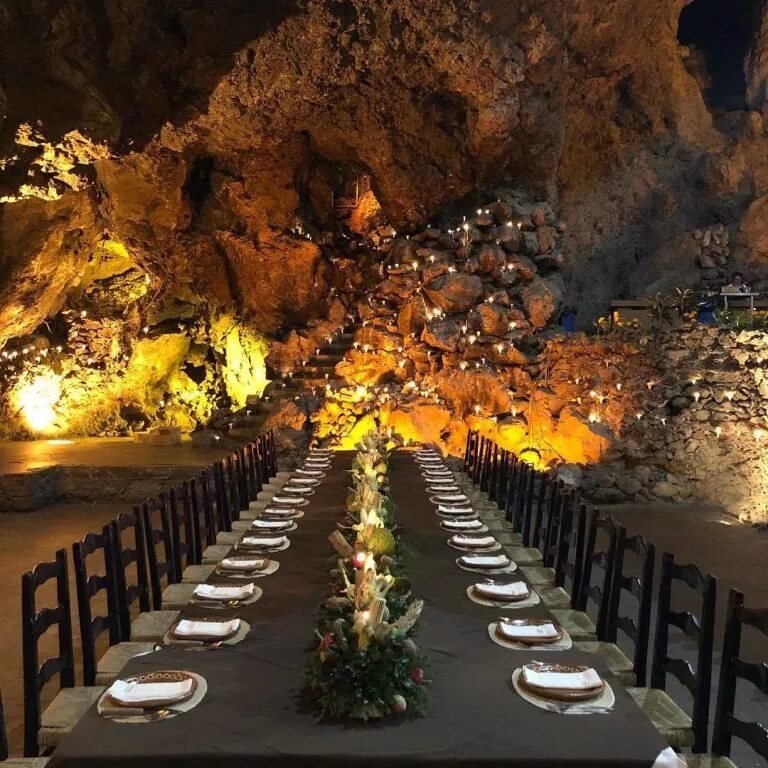 Украсить пещеру. Grotta Palazzese, Италия. Пещера (la Gruta)», Теотиуакан (Мексика. Ресторан Grotta Palazzese, Италия. Гротта Палаццезе ресторан.