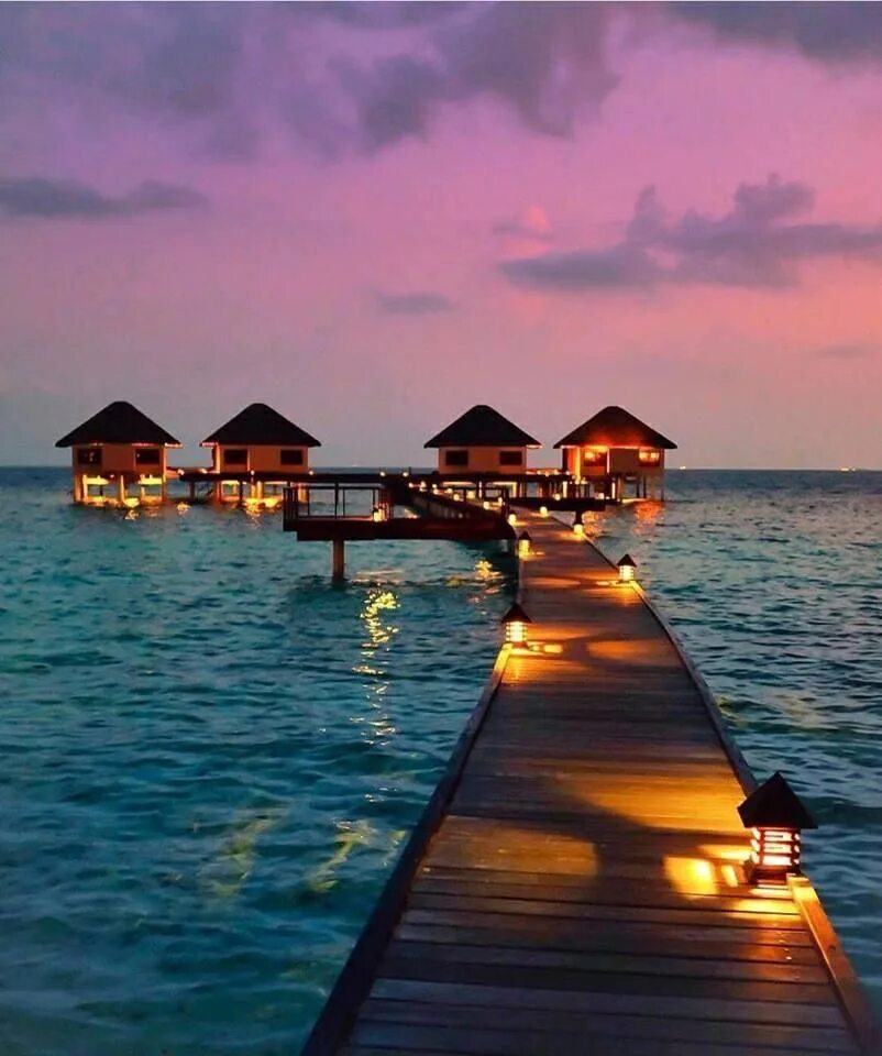 Красивые места у моря. Бунгало на Мальдивах. Сансет Бич Мальдивы. Мальдивы Парадайз бунгало. Мальдивы бунгало Пирс.