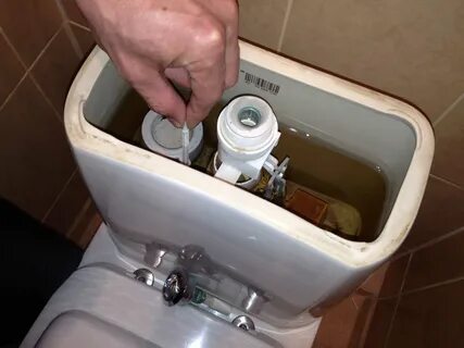 Бежит бачок что делать