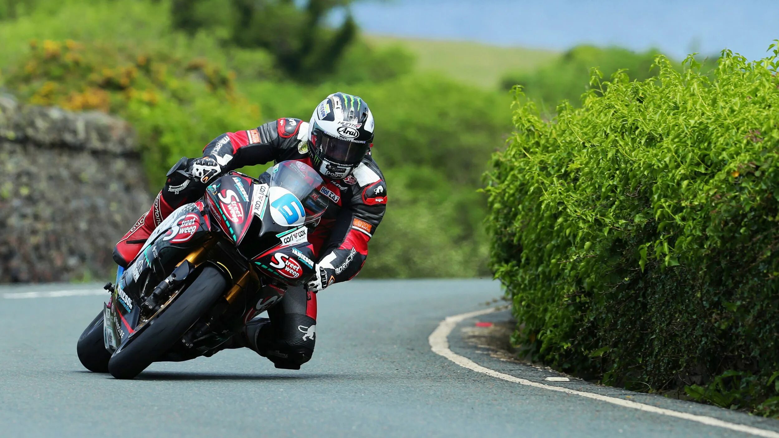 Гонки тт на острове мэн. Мотогонки тт на острове мэн. Мотоциклы tt isle of man. Мото остров мэн. Гонки тт на острове мэн.