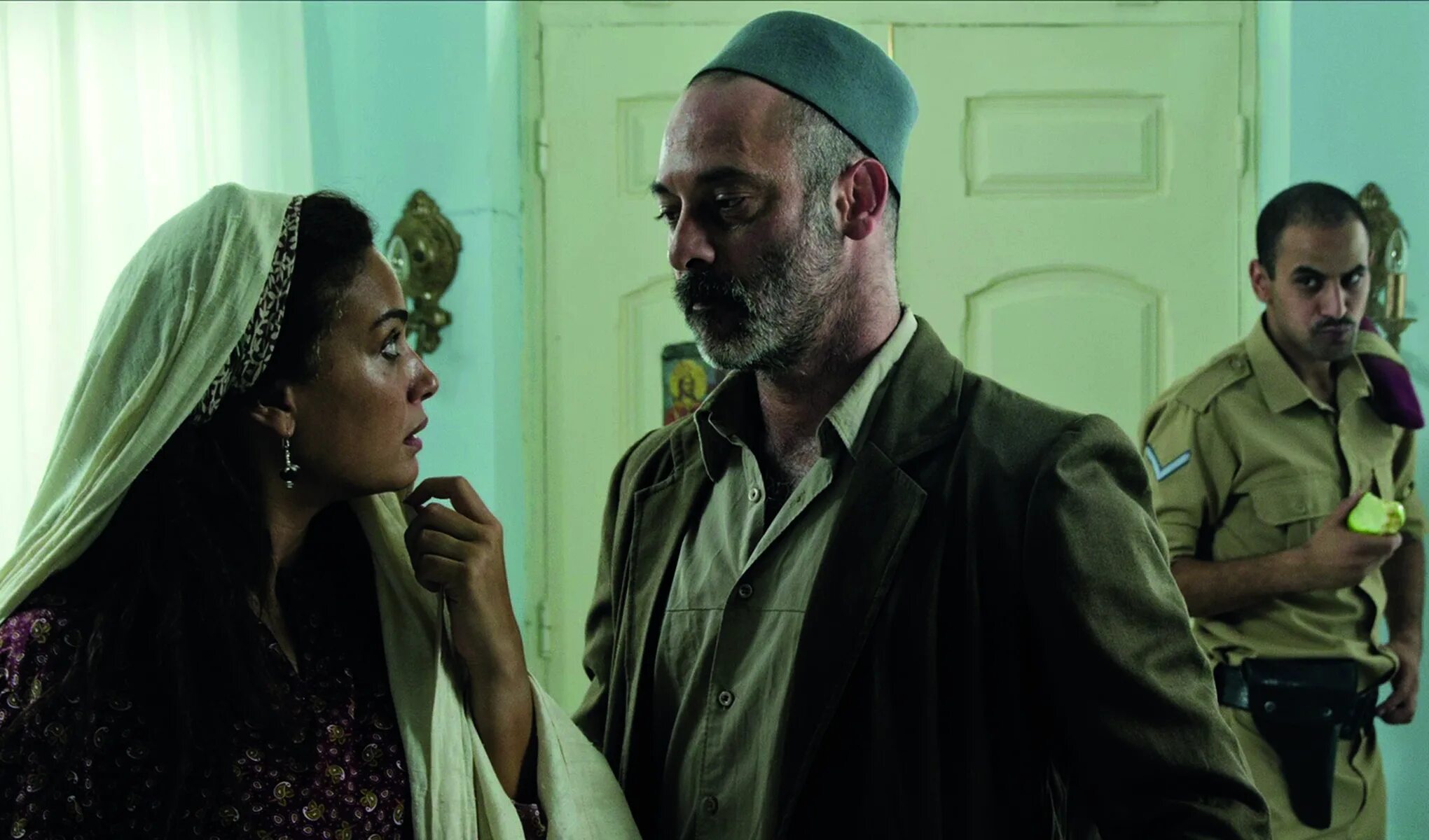 Skachat arab films. Habibi rasak kharban фильм 2011. Араб фильм робия. Arab movie. Arab movie.