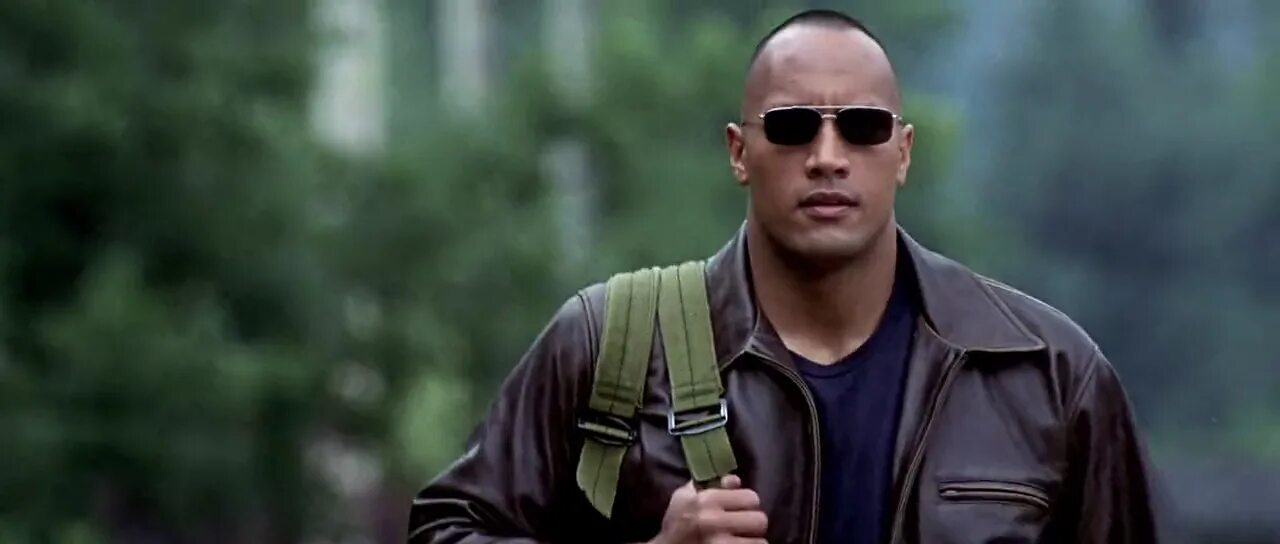 Скала джонсон фильм широко шагая. Майкл боуэн широко шагая. Дуэйн джонсон 2004. Нил макдонаф широко шагая. Дуэйн джонсон широко шагая.