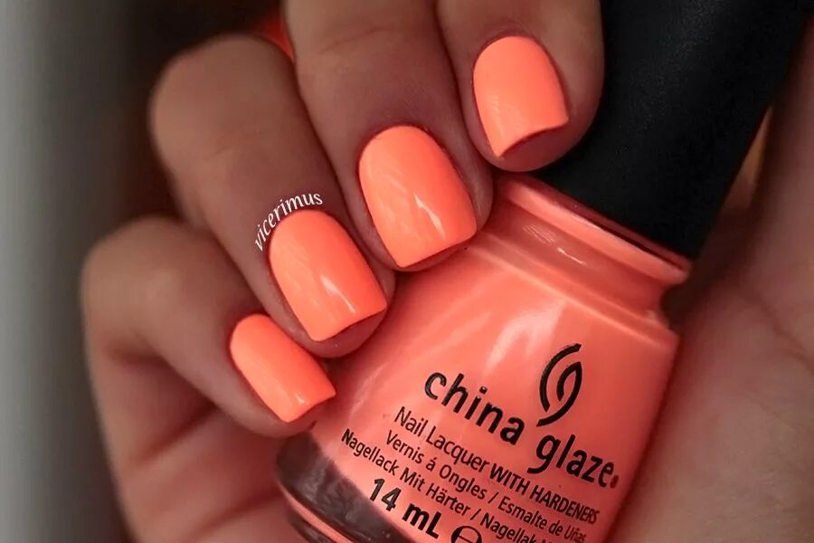 Fashionable peach manicure 2025: ideas with photos