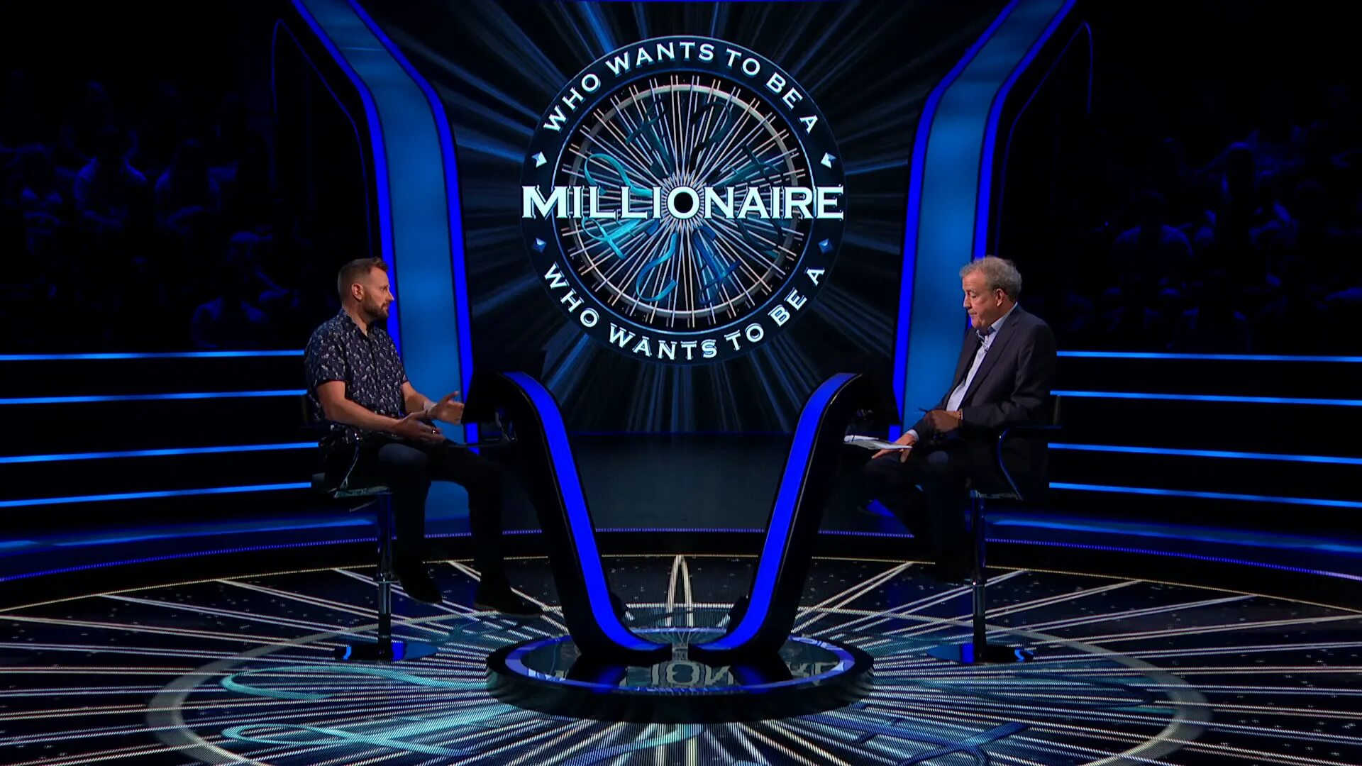 Who wants to be a Millionaire ведущий. КХСМ студия миллионер. Who wants to be a Millionaire 1998 ведущий. 25 миллионер