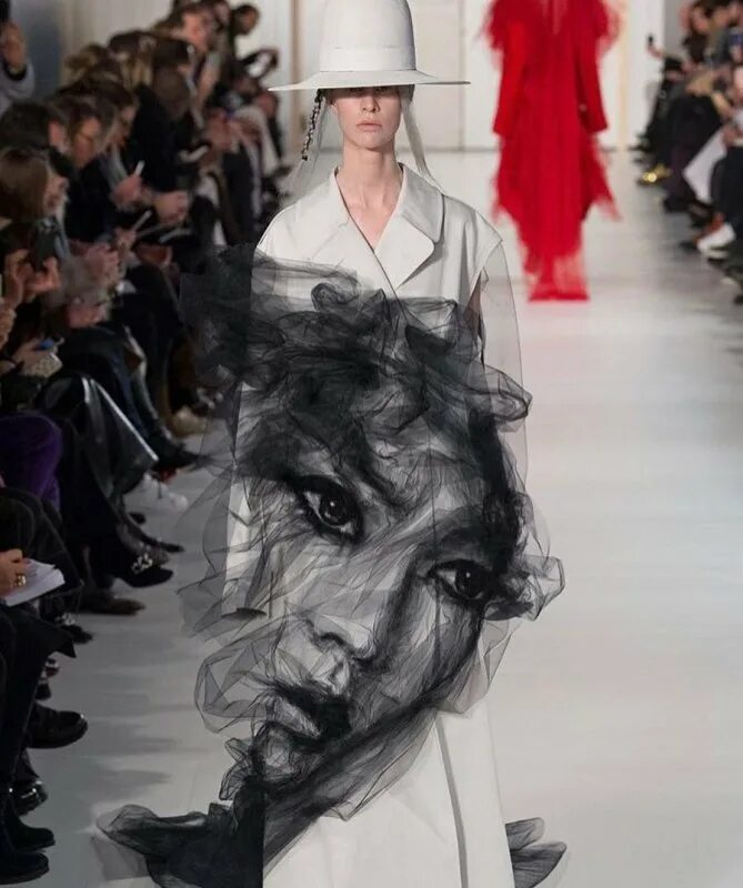 Viktor rolf коллекции одежды. Viktor rolf платья. интересные модельеры. Iris van herpen haute couture, весна-лето 2020. карл отто лагерфельд коллекции.