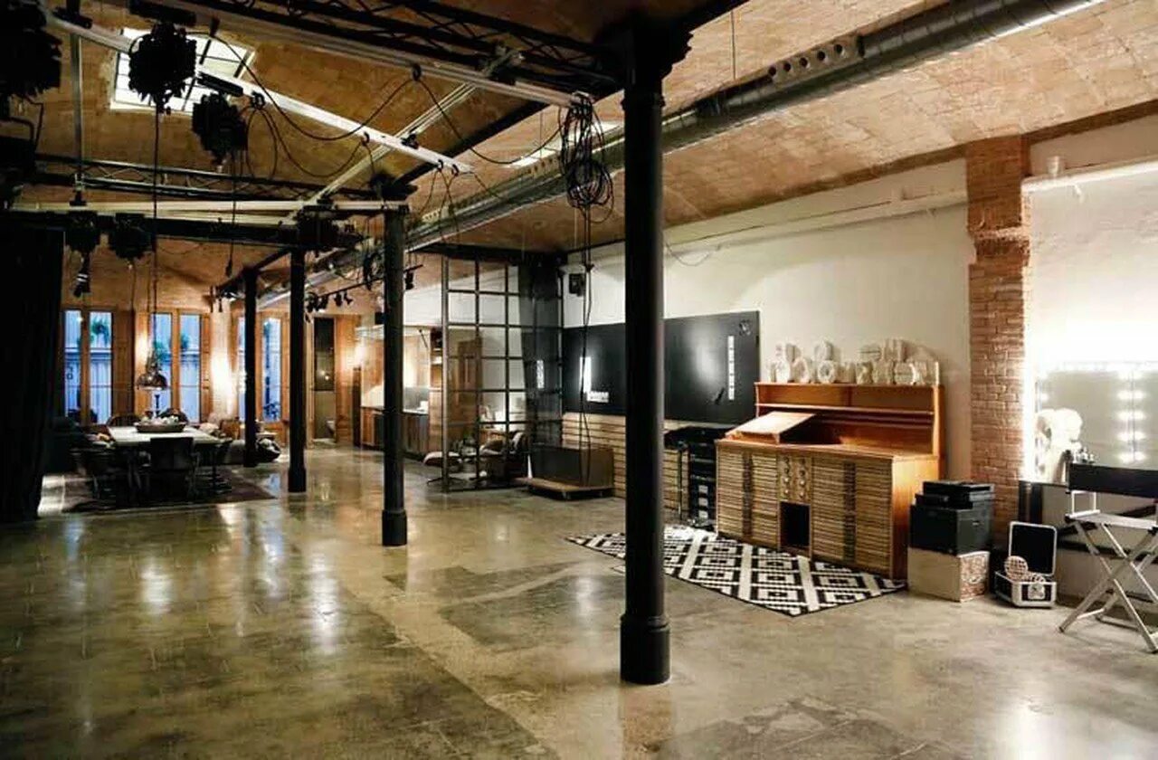 Набережная обводного канала 136 лофт. Лофт бейсмент новая голландия. Новая голландия зал. Лофт basement спб. Набережная обводного канала 136 basement loft.