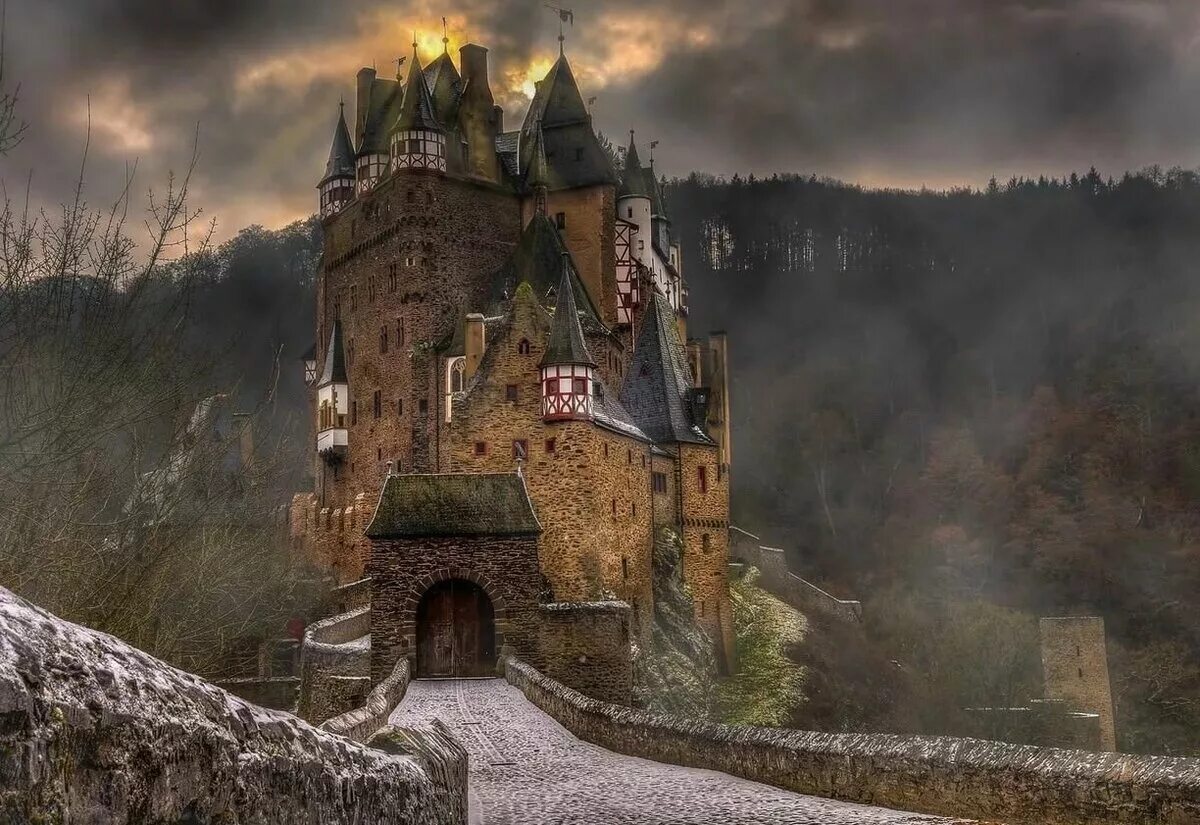 Замок. Замок Эльц Германия. Замок Эльц, Виршем, Германия. Немецкий замок Бург Эльц. Замок Эльц, Германия (XII век).