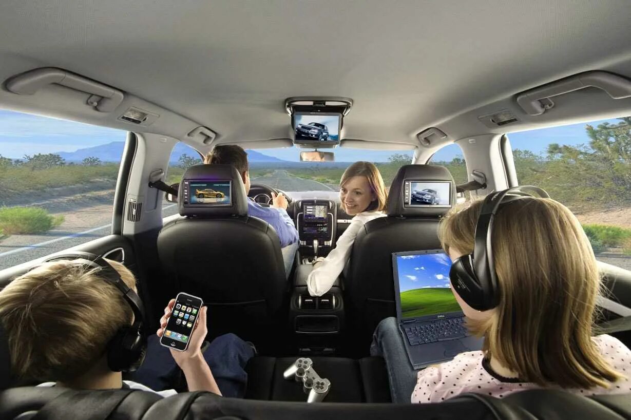 Девушка работает за ноутбуком. Бизнес в интернете. Интернет в дом. Скоростной интернет. 4ггц 5ггц dz.