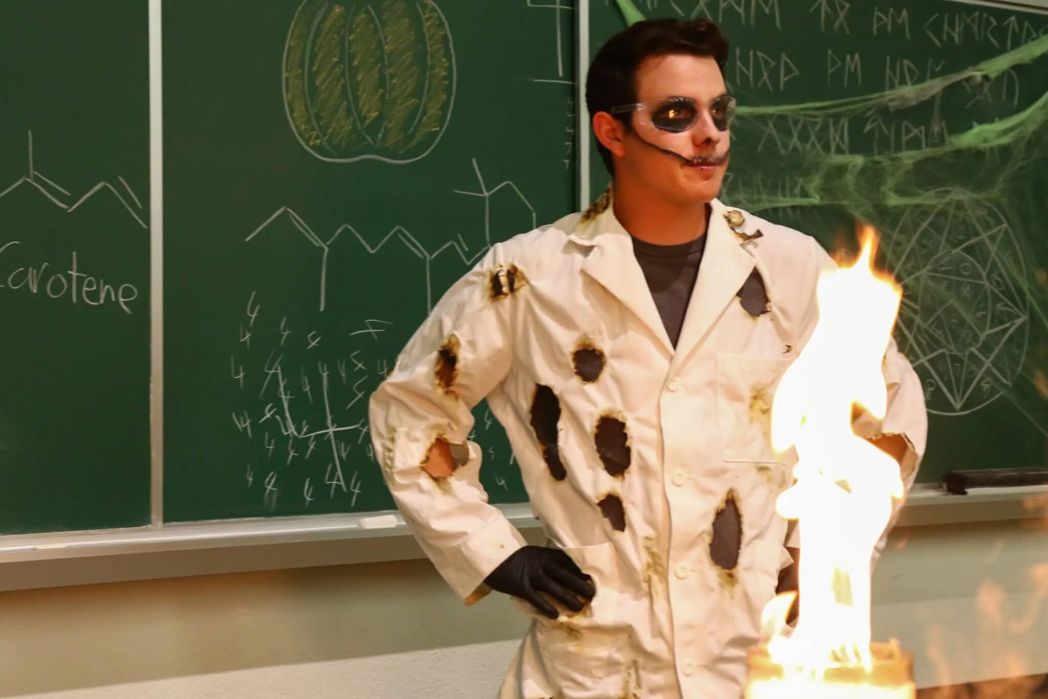 Хочу стать ученым. Ученые в лаборатории. Как можно стать ученым. Молодые ученые. Как стать ученым.