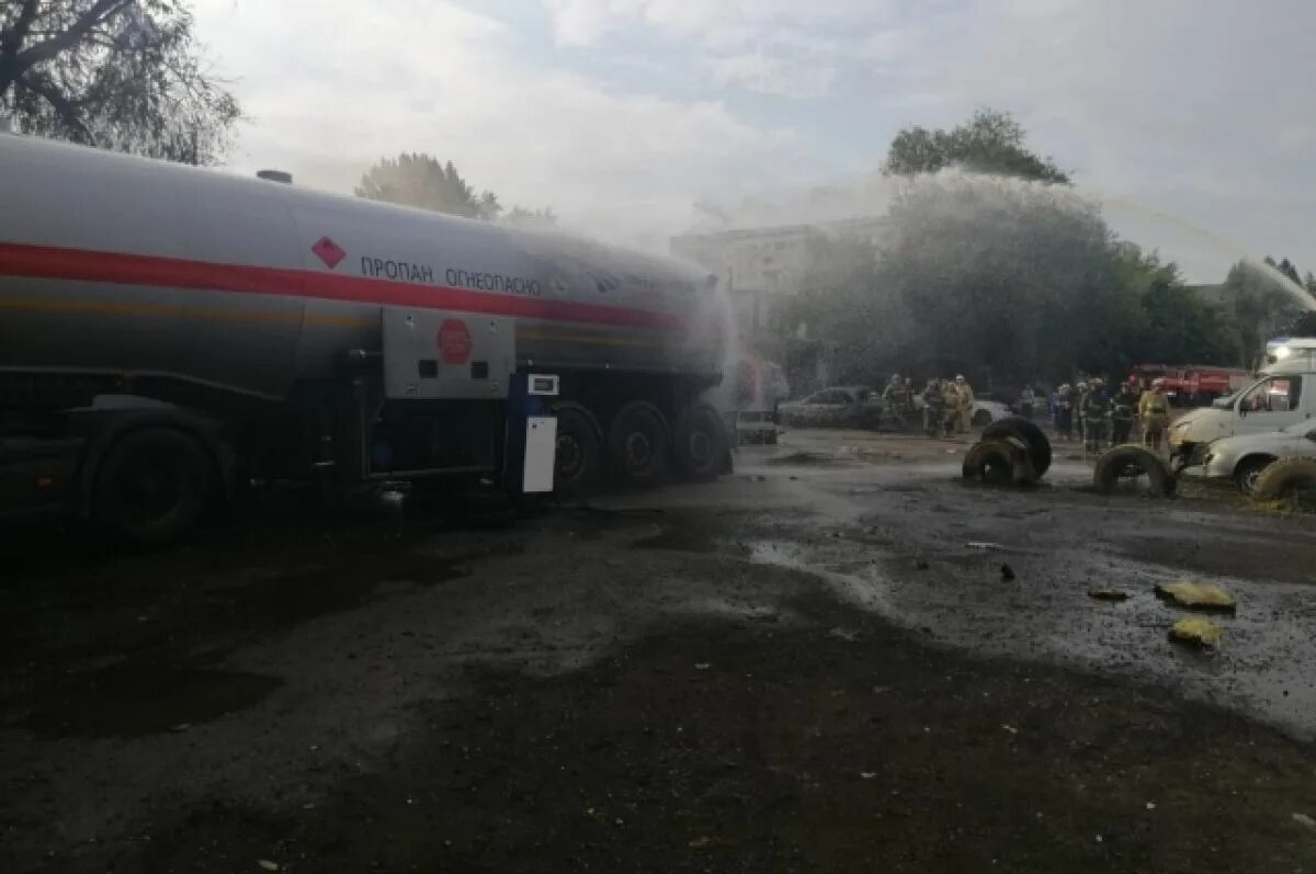 Пожар на АЗС. Пожар заправки Самарская область. Взрыв на Самарском заводе. Подрыв АЗС В Самаре. Что творится в самаре