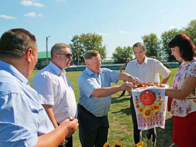 Погода на неделю в сосновском нижегородской области. Злой СОСНОВЧАНИН Нижегородской области. Подслушано Сосновское Нижегородской злой СОСНОВЧАНИН. Злой СОСНОВЧАНИН ВКОНТАКТЕ. Злой СОСНОВЧАНИН Нижегородской области подслушано в Сосновском.