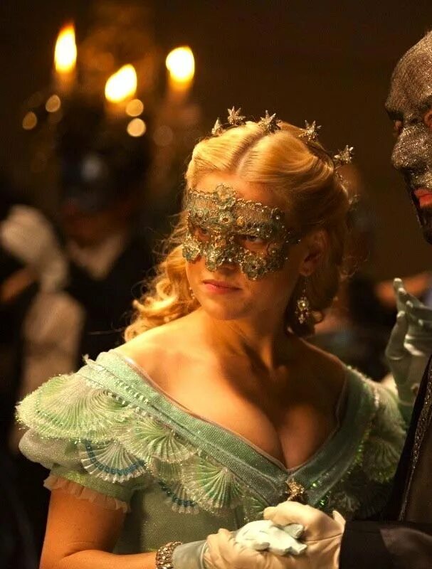 Василий энгергальд маскарад. Маскарад фильм 2022. Карнавальная маска. Пьеса маскарад лермонтова. Образ на карнавал.