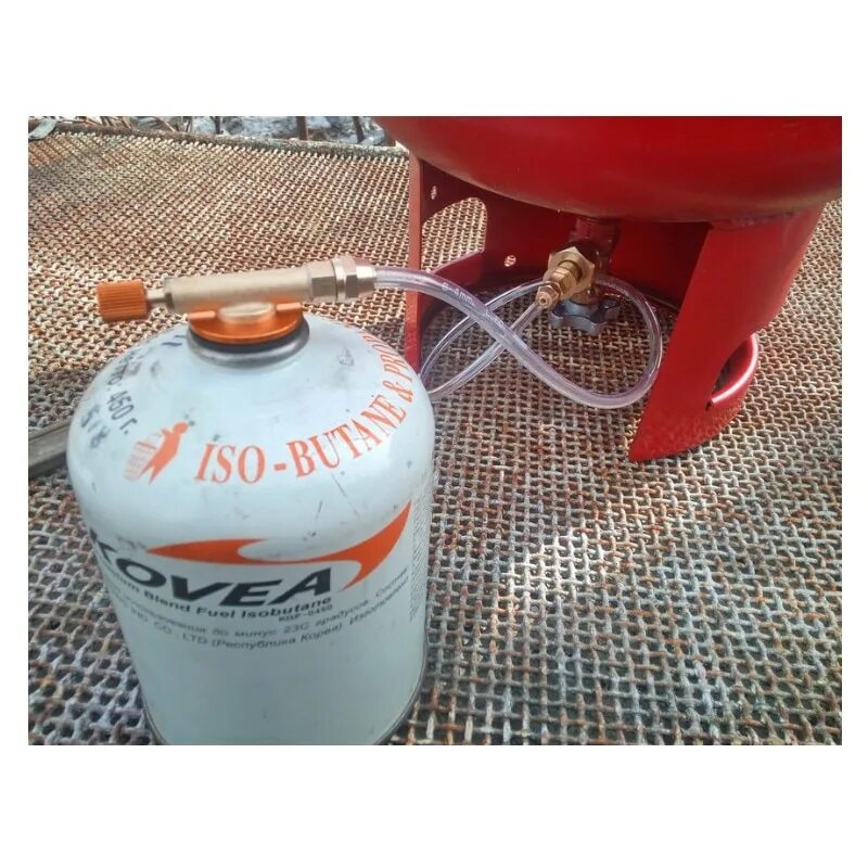 Переходники для газовых пропановых баллонов. Заправка туристических баллончиков. Заправляемый газовый баллон для горелки. Газ в баллончиках для горелок. Заправка туристических баллончиков.