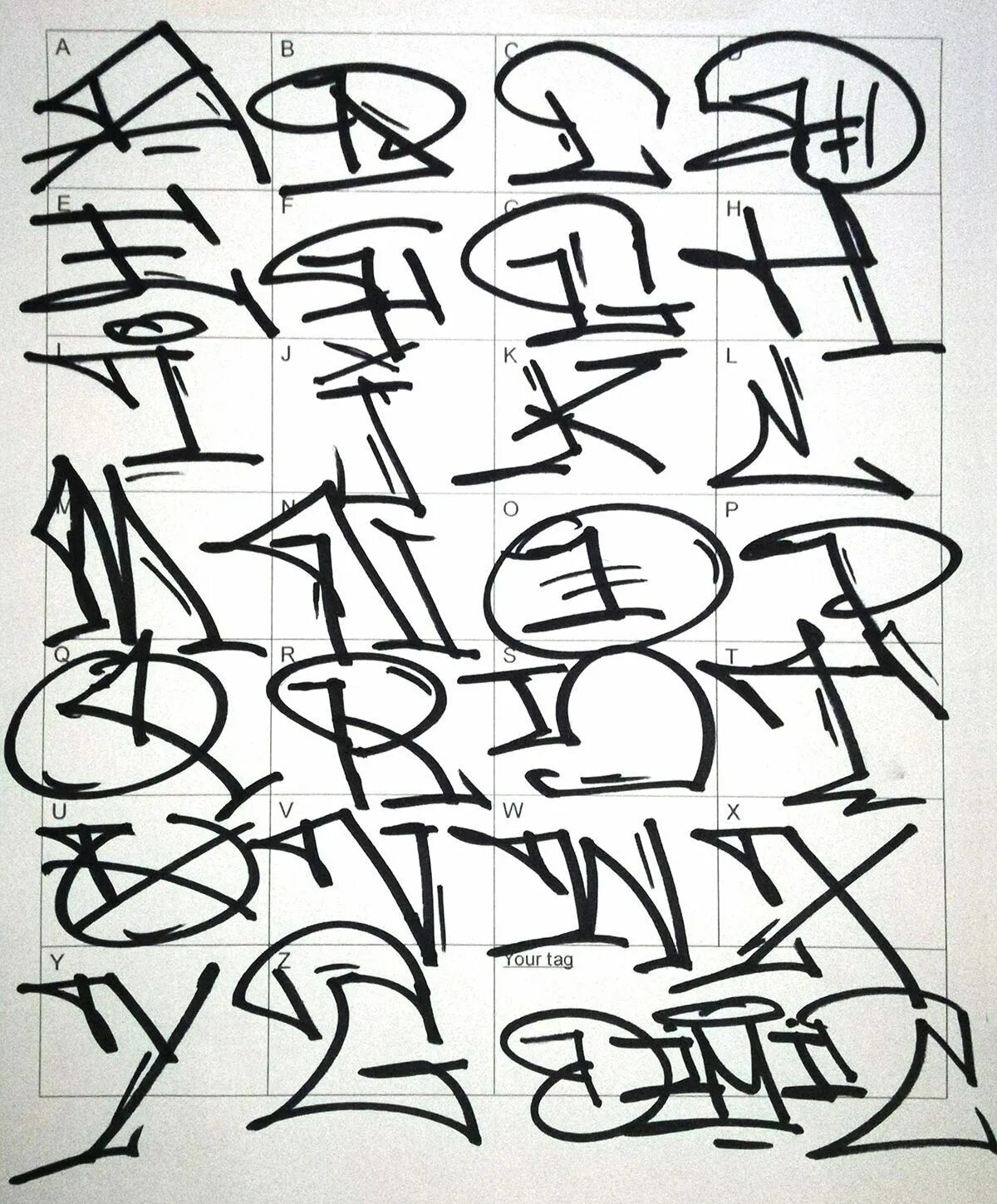 Tags font. Граффити шрифты. Теггинг алфавит. Tags font. Уличный шрифт.