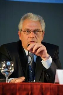 Лидер индустрия