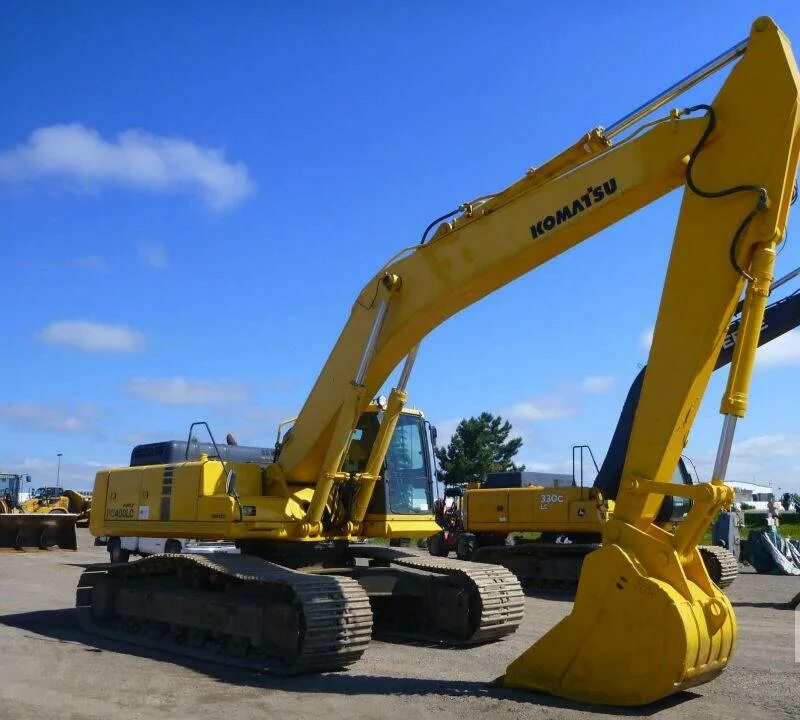 Экскаватор комацу 400. Экскаватор Komatsu pc400lc-7. Экскаватор Коматсу рс400. Komatsu РС 400. Экскаватор Коматсу 400.