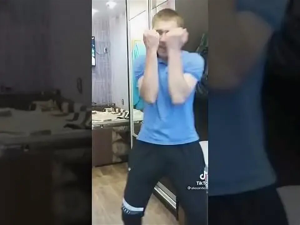 Видео из тик тока. Tik Tok в телефоне.