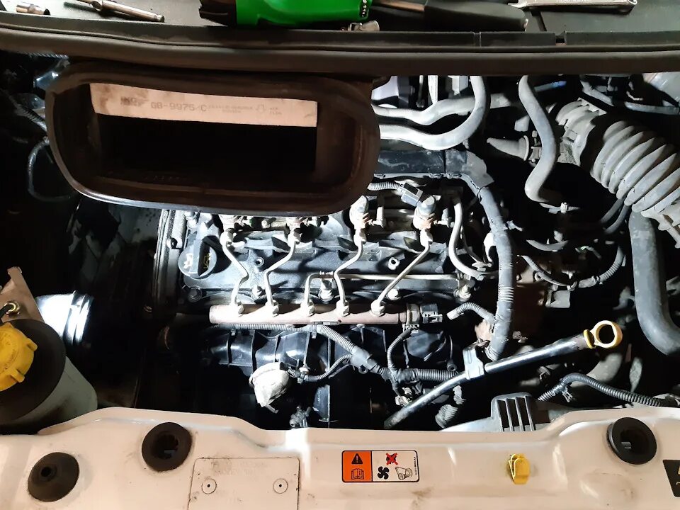 2. 4 свечи накала. Клапан свечи накала форд карго. Ford transit 2. Свеча накаливания дизель форд транзит 2.