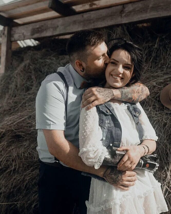 Парень отрезал руки девушке. Маргарита грачева муж 2020. Маргарита грачева муж грачев. Парень отрезал руки девушке. Маргарита грачева отрубленные руки.