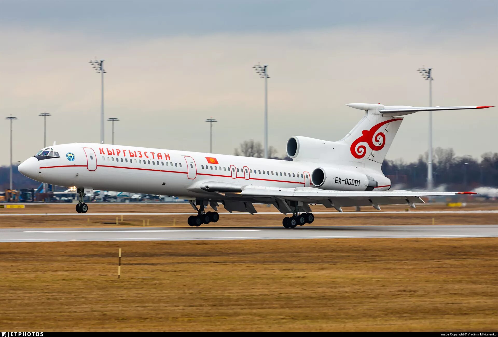 Самолёт президента Киргизии ту-154. Ту-154м президента Кыргызской Республики. Самолет приздиинт Кыргызстан. Борт 1 Киргизии.
