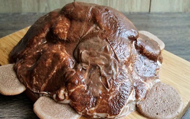 Торт черепашка со сгущенкой. Глазурь для торта черепаха. торт черепаха с грецким орехом. торт черепаха с глазурью на сметане. торт черепаха из пряников со сметаной.