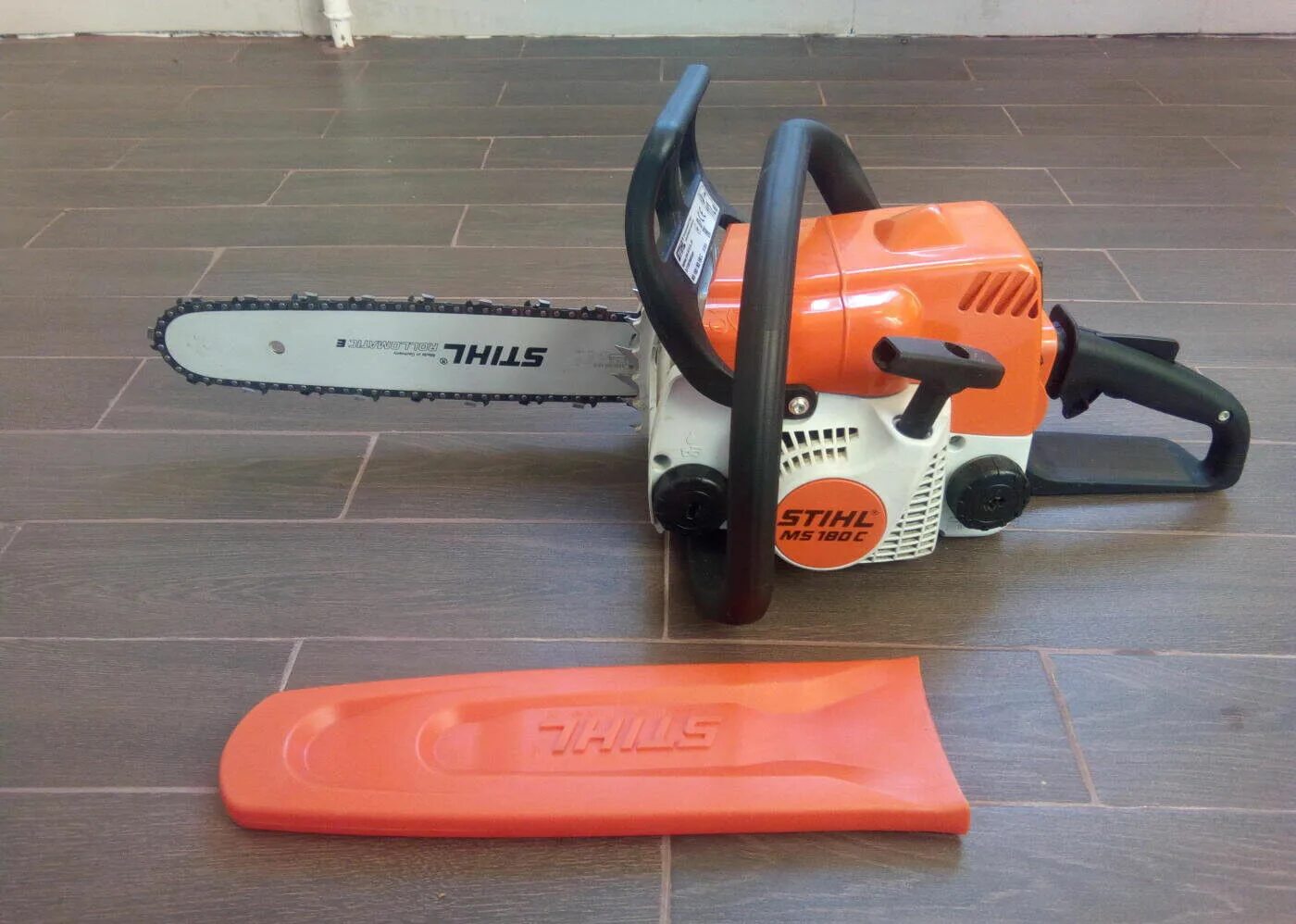 Красный штиль. Штиль MS 180. Штиль ms180c. Stihl MS 180 C. Бензопила Stihl 180.