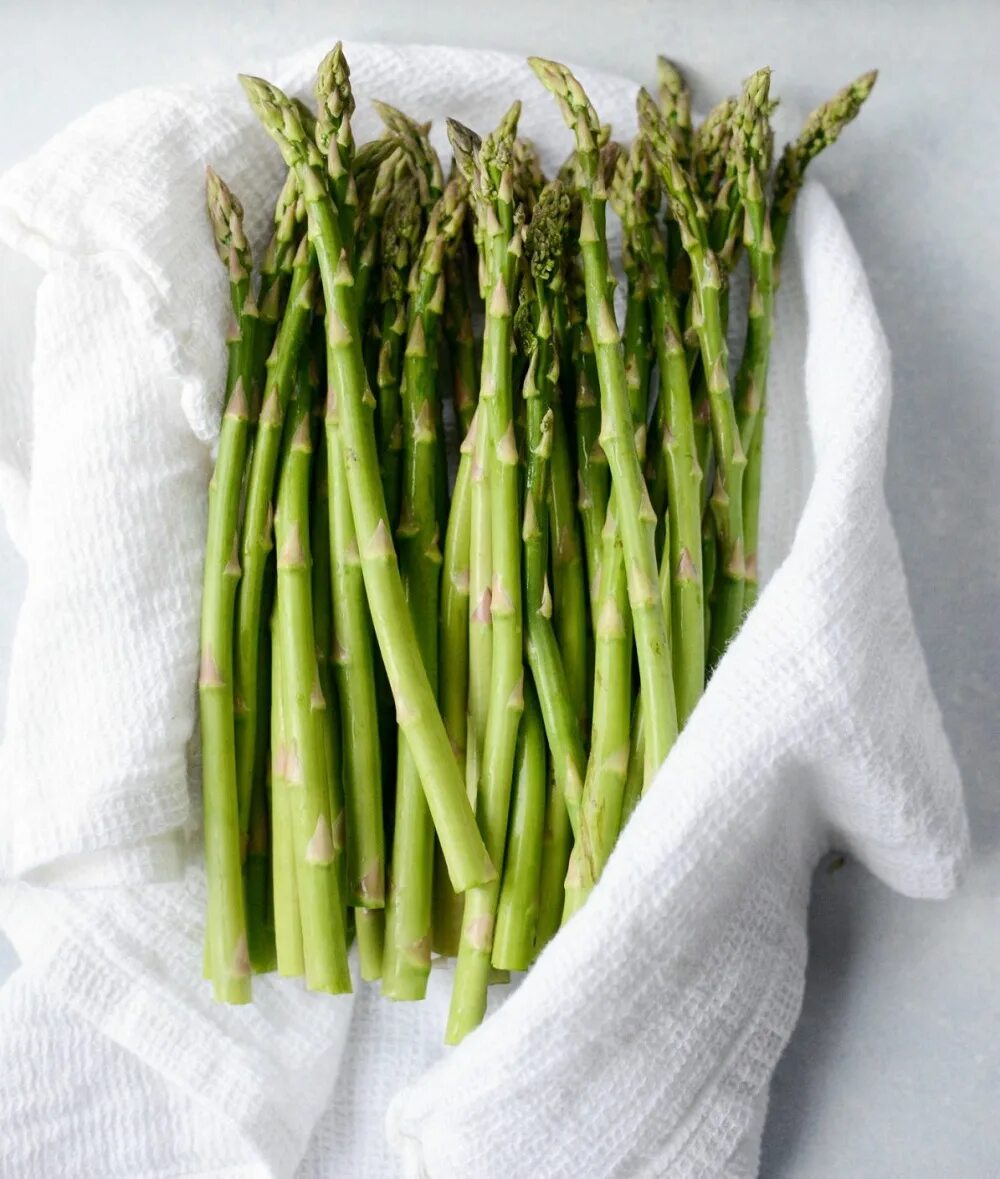 Как приготовить свежую спаржу в духовке. Спаржа по-корейски сухая. Спаржа в духовке. Спаржа сухая. Спаржа баклим.